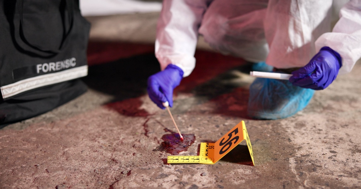 Blood & Bodily Fluid Spill Cleanup: Prevent Contamination