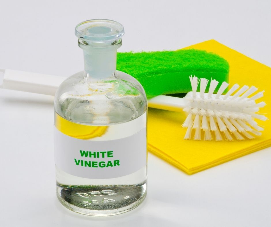 10 Household Cleaning Uses for Vinegar